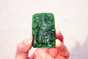 Free delivery - beautiful (outer Mongolia) jade China ancient military strategist guan yu (amulet). Hand-carved rectangular necklace pendant