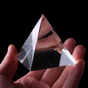 Energy Healing Clear Crystal Glass Pyramid ze złotym Stojak Feng Shui Egipt Egipski figurki Miniatury Ozdoby Craft