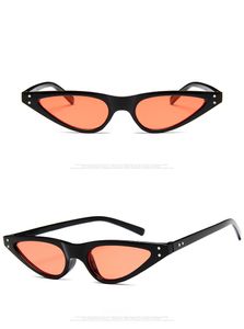 Designer Cateye Sonnenbrille großhandel-2018 Katzenaugen Sonnenbrille Frauen Marken Entwerfer reizvolles Weinlese Schwarz rotes Dreieck Rahmen S Cateye Sonnenbrille Farbtönungen Plastikscharnier