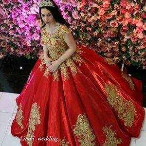 2019 Tanie Quinceanera Dress Princess Red Ze Złotym Aplikaami Słodkie 16 Wieków Long Girls Prom Party Pageant Suknia Plus Size Custom Made