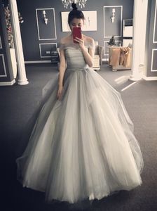 Stunning Ball Gown Prom Klänningar Ljus Grå Platser Tulle Strapless Afton Klänning Lace-up / Dake Back Formell Dress