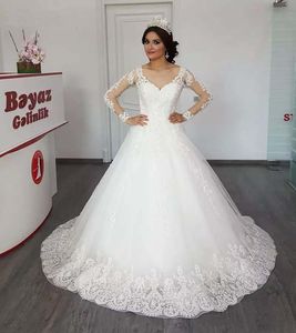 Long Sleeves Custom Made 2018 Wedding Dresses with Appliques Beaded Sweeep Train Lace Arab A Line Bridal Style Wedding Gowns
