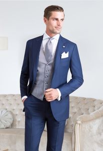 Navy Blue Mens Passar Slim Fit Två stycken Groomsmen Bröllop Tuxedos för män Blazers One Button Peaked Neck Prom Suit (Jacka + Byxor)