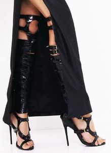 2018ファッションシルバーカラーバックルセクシーな女性の靴クールなナイトサンダル膝の上のハイヒールピープトウレディース剣闘士サンダル