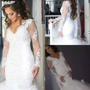 Suknie ślubne Syrenki Koronka Aplikacja V Neck Sweep Pociąg Długim Rękawem Kraj Bridal Dress Elegancka Plus Size Wedding Suknie Vestido de Novia