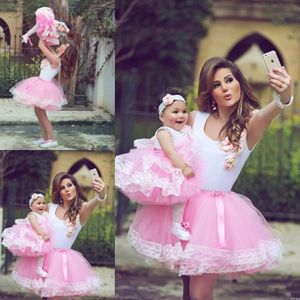 2019 słodkie krótkie sukienki do matki i córki pasują do sukni balowej Tulle Aplikacja Letnia sukienka Party Tanie