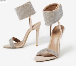 2018 Kvinnor Glitter Party Shoes Diamante Strap Heel Faux Suede Sandals Bröllopsskor Rhinestone Sandaler Öppna Toe Crystal Sandaler