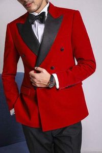 Ternos bonito Red Double Breasted Men trabalho do negócio do noivo Partido Man smoking Prom Dress Blazer Calças Brasão conjuntos (jaqueta + calça + gravata) K 85