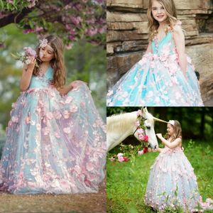 Schöne Blumenmädchenkleider in A-Linie mit 3D-Blumenapplikationen und V-Ausschnitt, Ballkleider für Mädchen, Festzugskleid, individuelle Luxus-Geburtstagsparty-Kleider