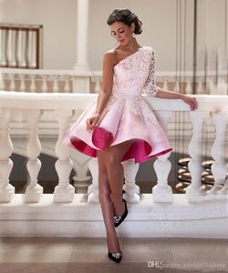 Billiga New Fashion Short Homecoming Dresses Lace Applique ovanför knä längd fest cocktail kappor formell klänning kort prom klänning