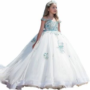 Vackra blomma tjejer klänningar keps ärmar med tulle kjolar Ruffles Ball Gown Girl Pageant Gowns for Weddings