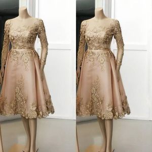 Sheer Neck Appliqued Tulle Różowy krótkie sukienki z 3/4 Długie rękawy Formalna Dress Długość Koktajl Party Suknie Szaty De Soirée