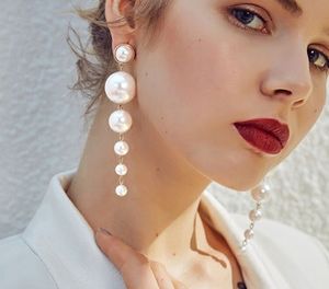 Modny Elegancki Stworzony Duży Symulowane Pearl Długie Charms Kolczyki Perły String Instrukcja Drop Kolczyki Na Wedding Party Prezent