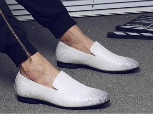 ブランド製の革のカジュアルドライビングオックスフォードシューズ男性ローファーMoccasinsイタリアの靴
