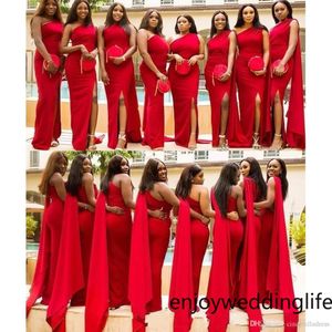 Arapça Kırmızı Mermaid Nedime Elbiseleri Zarif Bir Omuz Yan Bölünmüş Artı Boyutu Düğün Konuk Elbise Afrika Hizmetçi Onur Törenlerinde