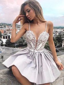 Srebrne kwiaty Koronki Afryki Sukienka Krótkie Suknie Graduacyjne Spaghetti Bez Ramiączek Bez Backless Specjalnej okazji Dress Girls Tanie