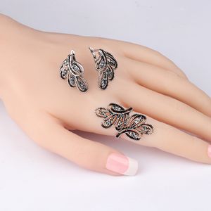 2st Vintage Jewelry Set Antique Silver Color Hollow Flower Pendants Rings and Crystal Stud Earring Party Accessories Gift