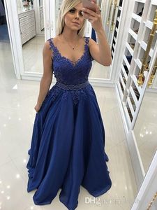 Abiti da ballo sexy a-line blu con perline in pizzo scollo rotondo abiti da sera senza maniche abito da ballo con coda trasparente abito da damigella d'onore celebrità abito formale