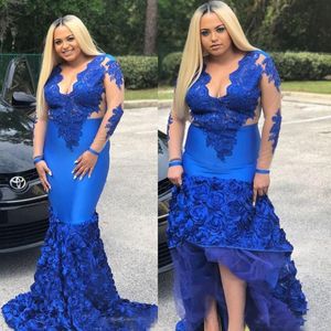 Royal Blue Plus Size Abiti da ballo Sheer Neck Appliques in pizzo Maniche lunghe Abiti da sera 3D Rose Sweep Train 2K19 Abito da festa formale