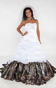 Camo Ball Gown Wedding Dresses Strapless Appliques Satin Corset Lace Up Back Camouflage Bridal Wedding Gowns Forest Sweep Train 61