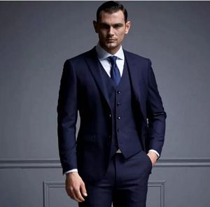 Smoking dello sposo blu navy di moda Groomsmen con risvolto a picco Abito da sposa da uomo Giacca da uomo eccellente Blazer Abito 3 pezzi (giacca + pantaloni + gilet + cravatta) 1881