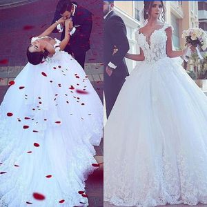 Vestidos de casamento árabes 2019 Querida Lace apliques de cintas de ilusão Top Tulle Custom Made Vestidos de noiva com espartilho Trem Tribunal Voltar