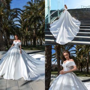 Crystal Design 2020 Bollkakor Bröllopsklänningar från axeln Elegant Satin Brudklänningar Plus Storlek Chapel Tåg Bröllopsklänning