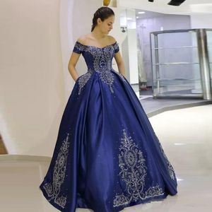 Off ramion królewska niebieska suknia balowa sukienki balowe z haftowymi koronkowymi aplikacjami koralika satyna Dubai formalne wieczorne suknie imprezowe