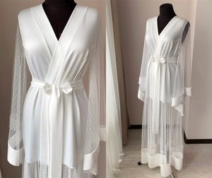 2020 Zarif Düğün Bornoz Aplike Dantel Yüksek V Yaka Uzun Kollu Saten Gece Elbise Gelin Robe Custom Made Sheer Nightgown Kadınlar Için
