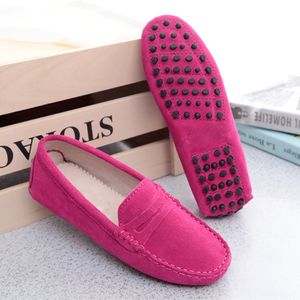 Heta försäljning- Kvinnor Cow Suede Shoes Loafer Big Size Officiell skor Slip On Travel Shoes Comfort Comfort Breath Flats för Woman ZY385