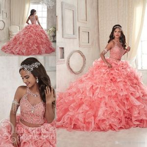 Pärlstav korallbit två quinceanera klänningar organza tiered kjolar ruffles juvel hals anpassad söt prom bollklänning