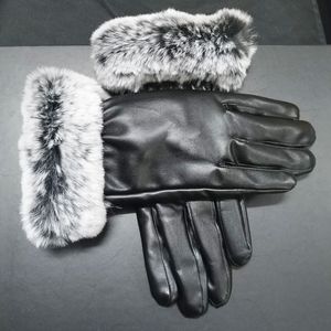 Guanti alla moda in pelle nera Guanti alla moda Donna Uomo Guanti invernali caldi di lusso Ottime coperture a cinque dita