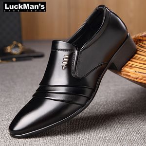 Luckman Mens Dress Shoes PU Couro Moda Homens Negócios Vestido de Negócios Mocassins Pontes Sapatos Pretos Oxford Sapatos de Casamento Formal Respirável