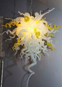 ランプ小型白と黄色い色のシャンデリアウエディングアート装飾的なムラノガラス照明ペンダント