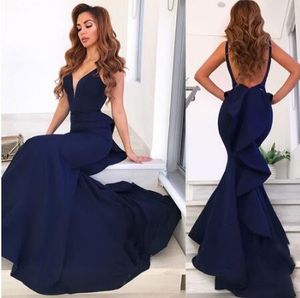 Royal Blue Formal Aftonklänningar med panel sjöjungfru 2020 Sexig V Neck Open Backless Stain Ärmlös Prom Party Gowns Court Train Plus Storlek