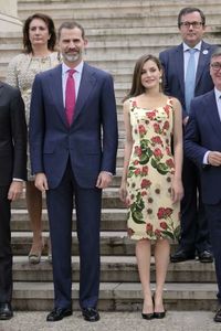 Königin Letizia Ortiz Rocasolano Sexy Sling Plissee Frauen Kleid Quadrat Kragen Off Schulter Kleider