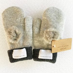 Мода - перчатки бренда для зимних и осень кашемировые варежки перчатки с прекрасным меховым мячом Открытый спорт теплые зимние перчатки
