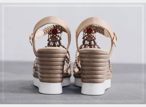 Designer-jon Wedges Kvinna Peep Toe Damer Pumpar Spänneband Sandaler Skor EU: s storlek: 35-40 ADF-847