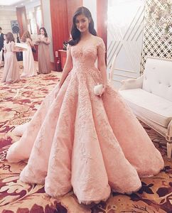 Modne sukienki Quinceanera Eleganckie puffowe koronkowe sukienki na bal maturalne aplikacje Krótkie rękawy Formalne suknię wieczorową 2020 Illusion Back Engage216z