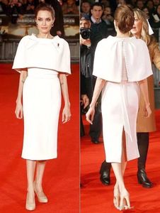 Angelina Jolie Sheath Knee Length Prom Dresses With Cape Jewel Neck Back Slits Kändis Röda mattan Klänningar Kort formell kväll G2299