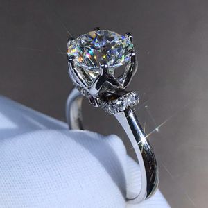 Luxury Engagement Ringar för Kvinnor Klassisk Ruby Ring Sterling Silver Pläterad Med Fem Tjocka Skikt av Real Gold Diamond Ring