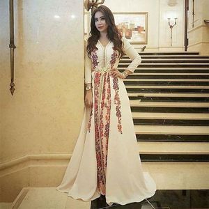 Hochwertige Dubai Abendkleider gegen Nackenblumen -Applikat Langarmes Abschlussballklei
