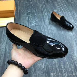 Klasik tarzı iş deri ayakkabı Payetli Ithal koyun astar Klasik patent deri erkek elbise ayakkabı tedarikçisi orijinal customiz
