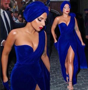 Royal Blue Sexy Veet Prom klänningar En axel Hög delad ärm är golvlängd fest quinceanera plus storlek formella aftonklänningar