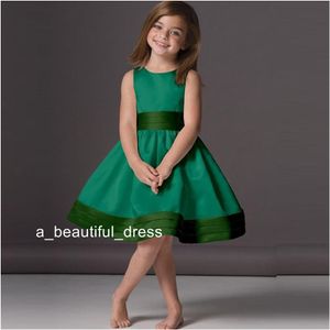 Lovely Emerald Green Flower Girl Dresses Cheap A-Line Knee Length Scoop Neck Satin Sleeveless Children Party Gowns FG1349