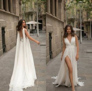 Elegant En Linje Bröllopsklänningar V Nacke Ärmlös Backless Side Split Lace Applique Wedding Gowns Sweep Train Robe de Mariée