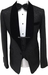 Beliebte schwarze Prägung Bräutigam Tuxedos Schal Revers Groomsmen Herren Anzüge Hochzeit / Prom / Abendessen Blazer (Jacke + Hosen + Weste + Krawatte) K285