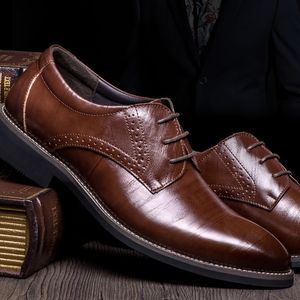 جديد جودة عالية كلاسيكي جلد الرجال حتى الأحذية الدانتيل متابعة بولوك الأعمال اللباس الرجال أوكسفورد أحذية الذكور الأحذية الرسمية