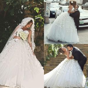 3D-Blumenapplikation Tüll Saudi Arabisch A-Linie Brautkleider 2019 African Dubai Ballkleid Brautkleider Reißverschluss hinten Hochzeitskleid für den Nahen Osten