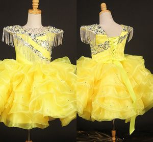 Söt gul lyx pärlor kristall tjejer pageant klänningar ruffle jewel space-up organza examen party klänning barn blomma flicka klänning baby